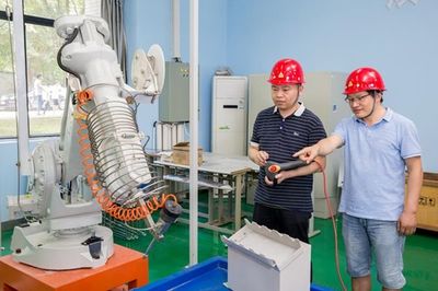 增活力、强动能 重庆电子工程职业学院助力地方产业数字化转型